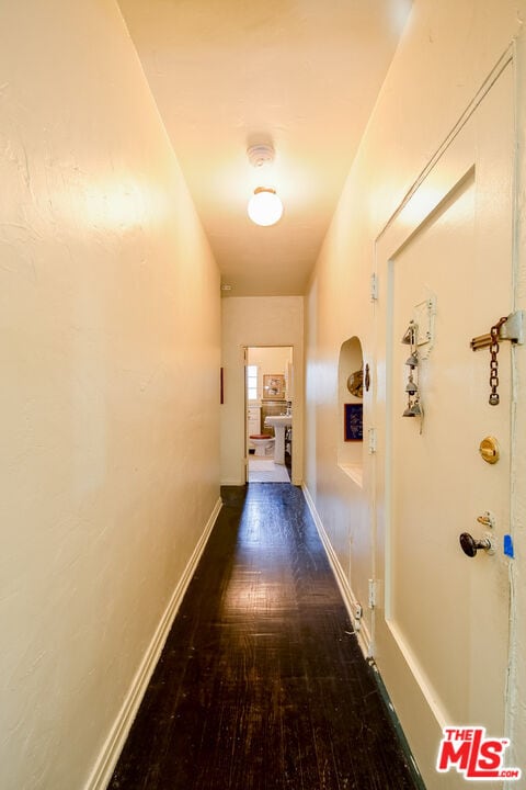 Building Photo - 8437 Waring Ave