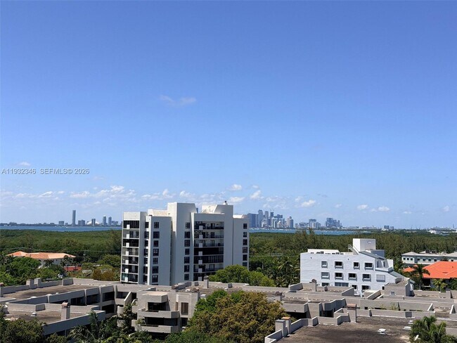 Building Photo - 151 Crandon Blvd