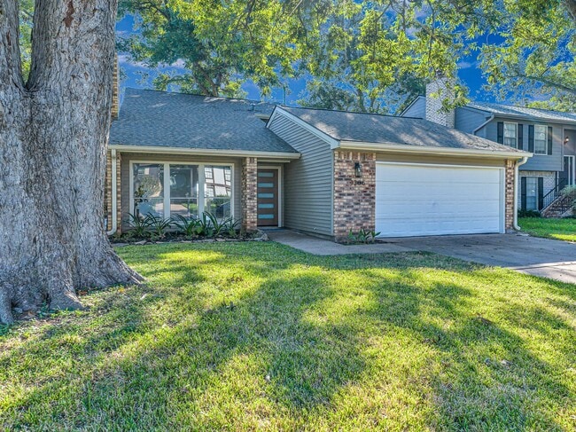 Building Photo - 1306 Briarmead Dr