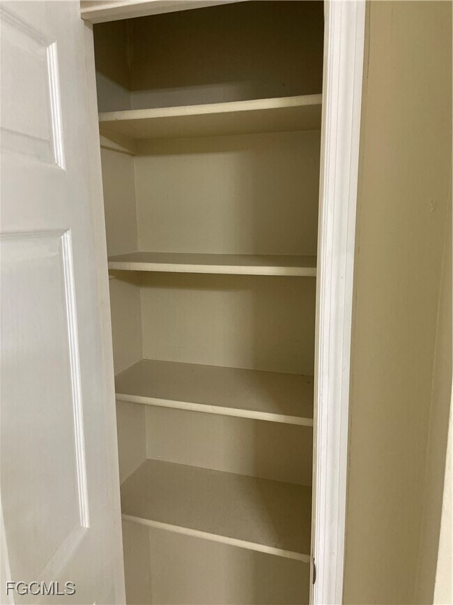 Building Photo - 408 Tudor Dr