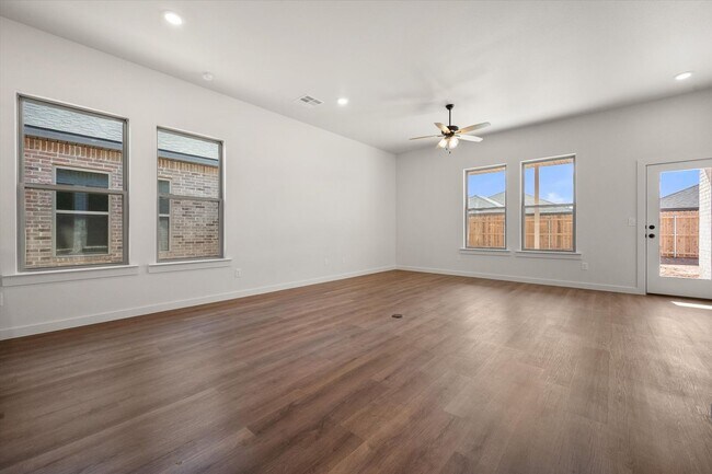 Building Photo - Amazing New Consturction in Viridian!