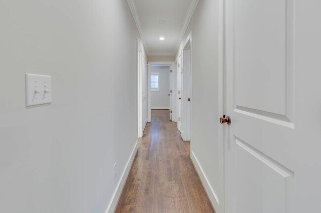 Building Photo - Cute & Private 3BR Home Ready for Move-In