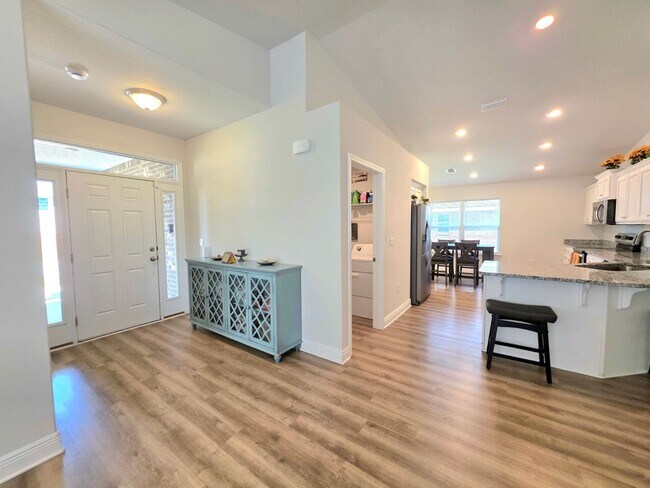 Building Photo - Spacious 4BR Home Near Navy Federal & UWF ...