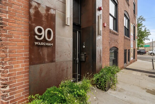 Building Photo - 90 Wareham St