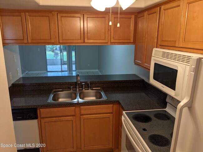 Building Photo - 3070 Sir Hamilton Cir