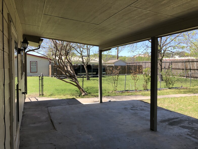 Building Photo - 3300 Bengston St