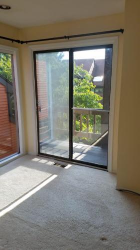 Building Photo - 80 Riverbend Dr