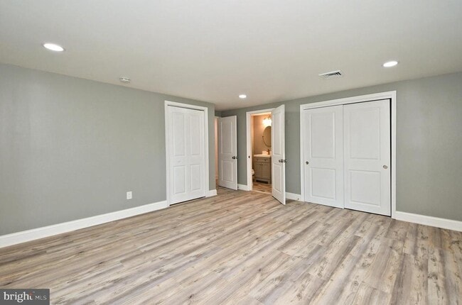 Building Photo - 205 Maple Ave