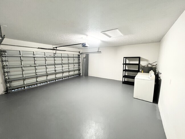 Building Photo - 210 Maddy Ln