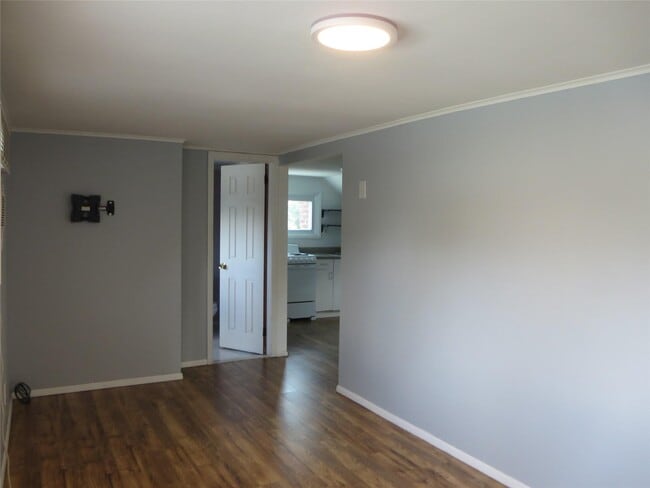 Building Photo - 3 Elgar St