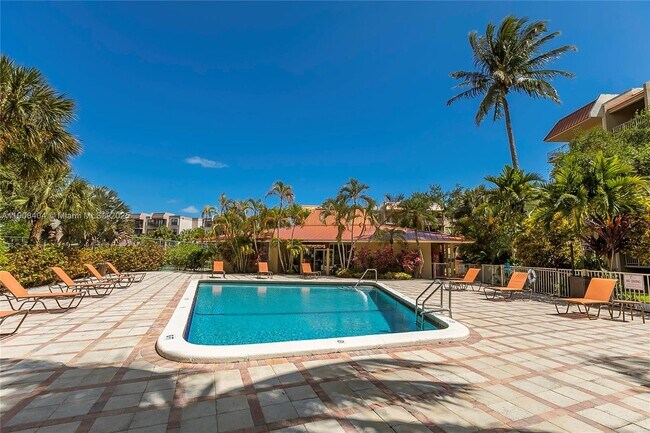 Building Photo - 13120 SW 92nd Ave