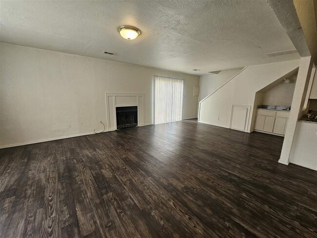 Building Photo - 4017 NW Ozmun Ave