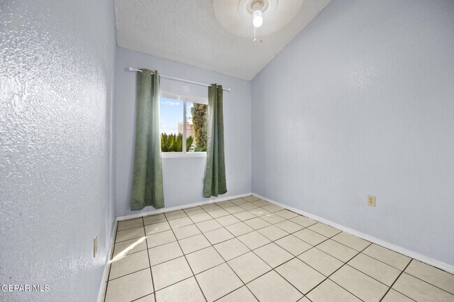 Building Photo - 11049 Marisma Ct