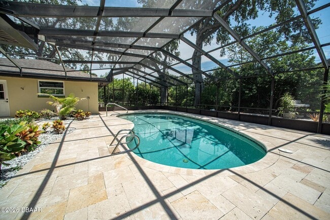 Building Photo - 864 S Beach St