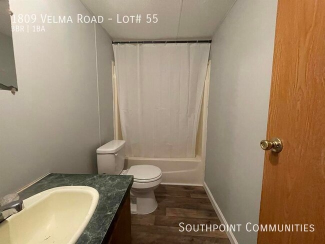 Building Photo - 1809 Velma Rd