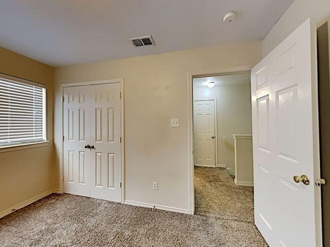 Building Photo - 3013 S Fork Dr