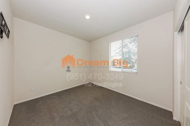 Building Photo - 24712 Hudson St