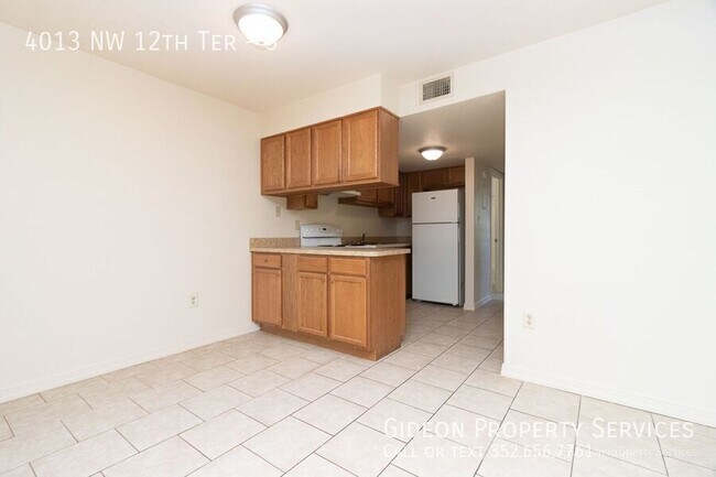 Building Photo - 4013 NW 12th Terrace