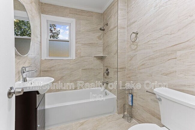 Building Photo - 24034 Meadowlark St