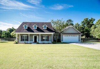Building Photo - Spacious 4-Bedroom Home with Modern Amenities on Expansive Lot in Valdosta, GA