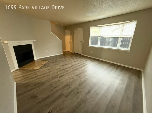 Building Photo - 1699 Park Village Dr
