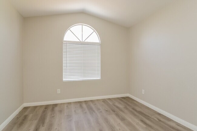 Building Photo - 1706 Autumn Rust Dr