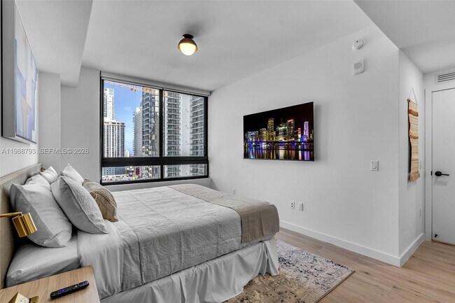 Building Photo - 225 N Miami Ave