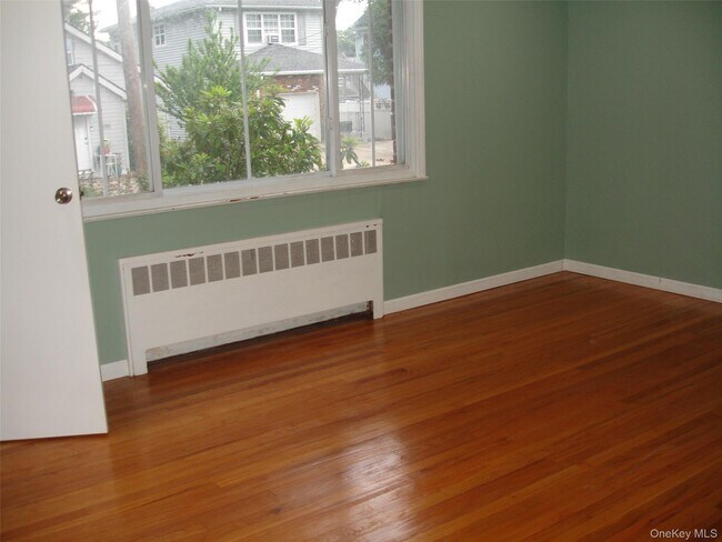 Building Photo - 253 Frederick Ave