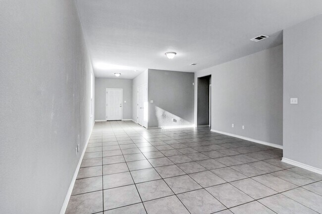Building Photo - 216 Syrah Ct