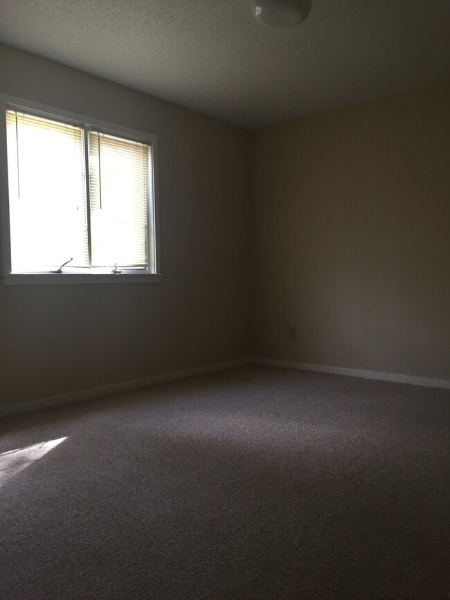 Building Photo - 214 Westbrooke Dr