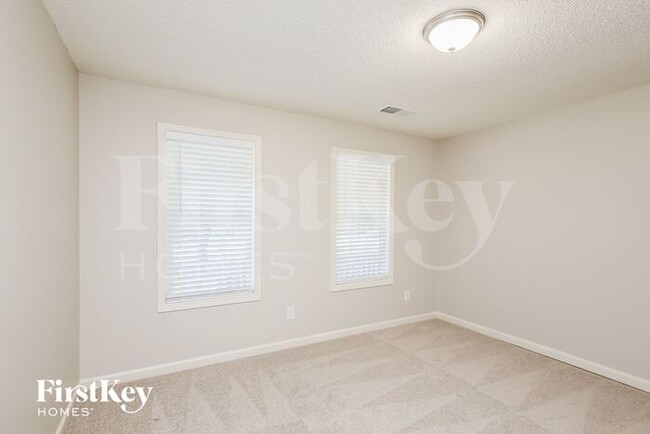 Building Photo - 1412 Red Oak Way