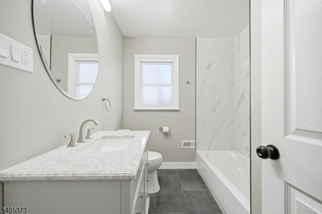 Building Photo - 76 Mt Kemble Ave