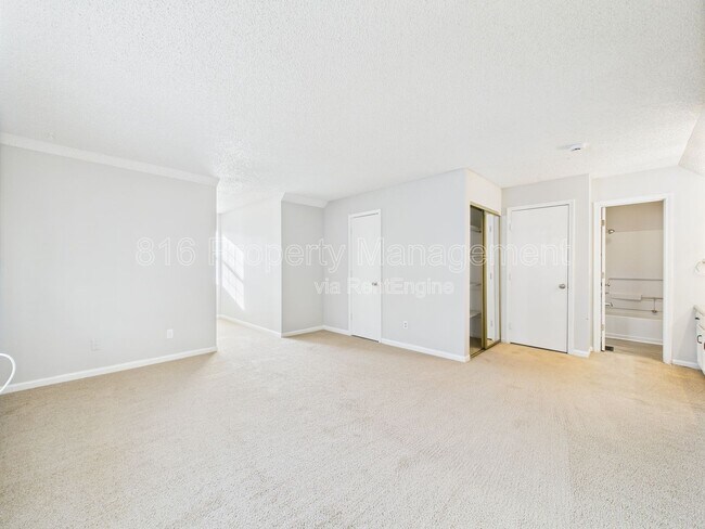 Building Photo - 7941 NW 79th Pl