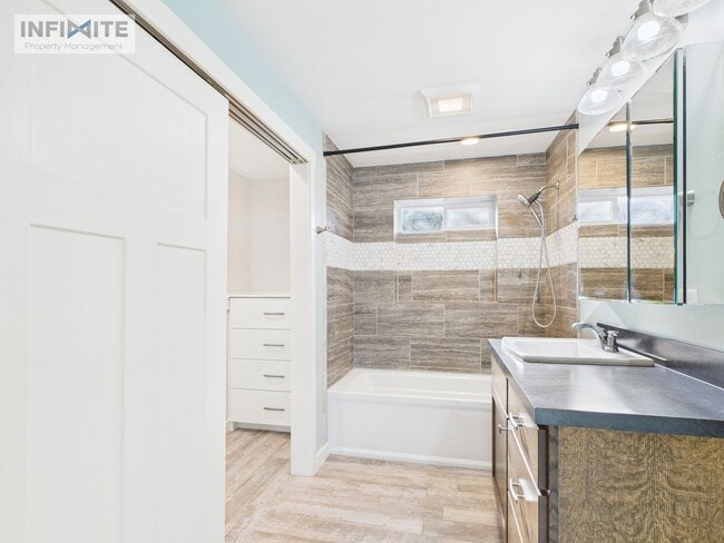 Building Photo - Great Four Bedroom! First Month Half Off!!