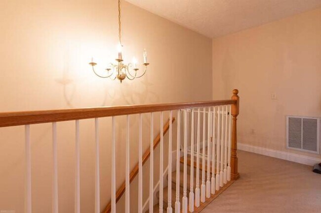 Building Photo - Spacious Townhome in Christiansburg, VA.