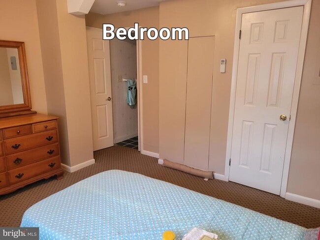 Building Photo - 433 Elm Ave