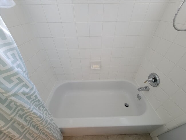 Building Photo - 15607 Tarpon Springs Ct