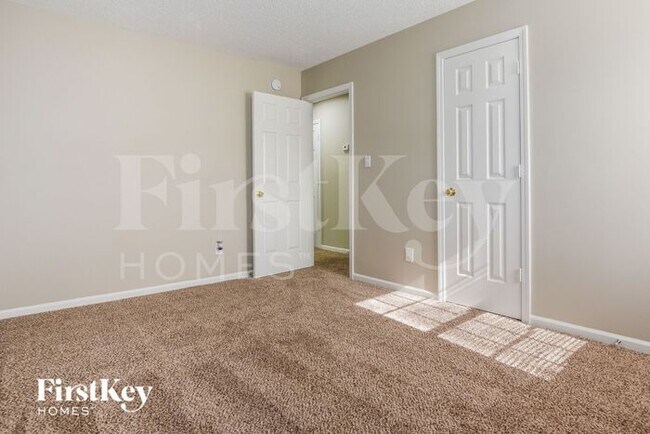 Building Photo - 5223 Possum Trot Ln