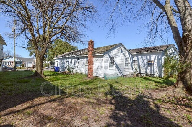 Building Photo - 1126 44th St