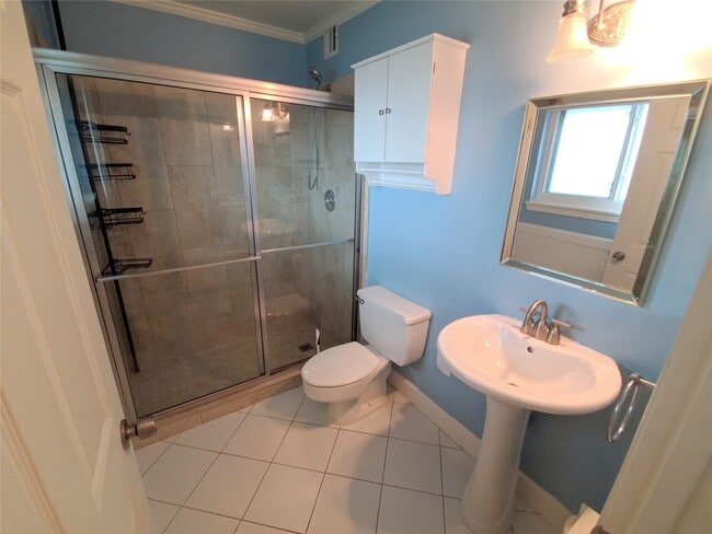 Building Photo - 1105 Ramada Dr