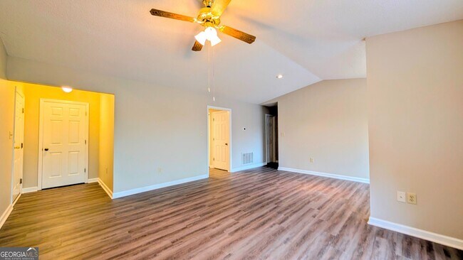 Building Photo - 2235 Old Hamilton Pl