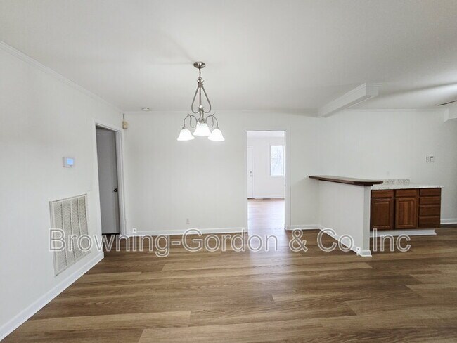 Building Photo - 241 Bonnacroft Dr