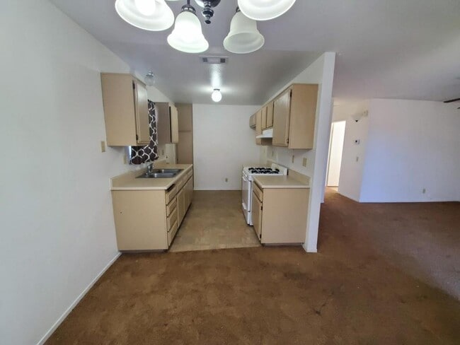 Building Photo - 6816 Hemp Ct