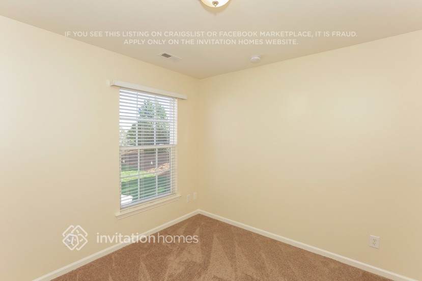 Building Photo - 5519 Bentgrass Run Dr