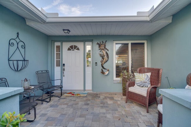 Building Photo - 301 N Tessier Dr