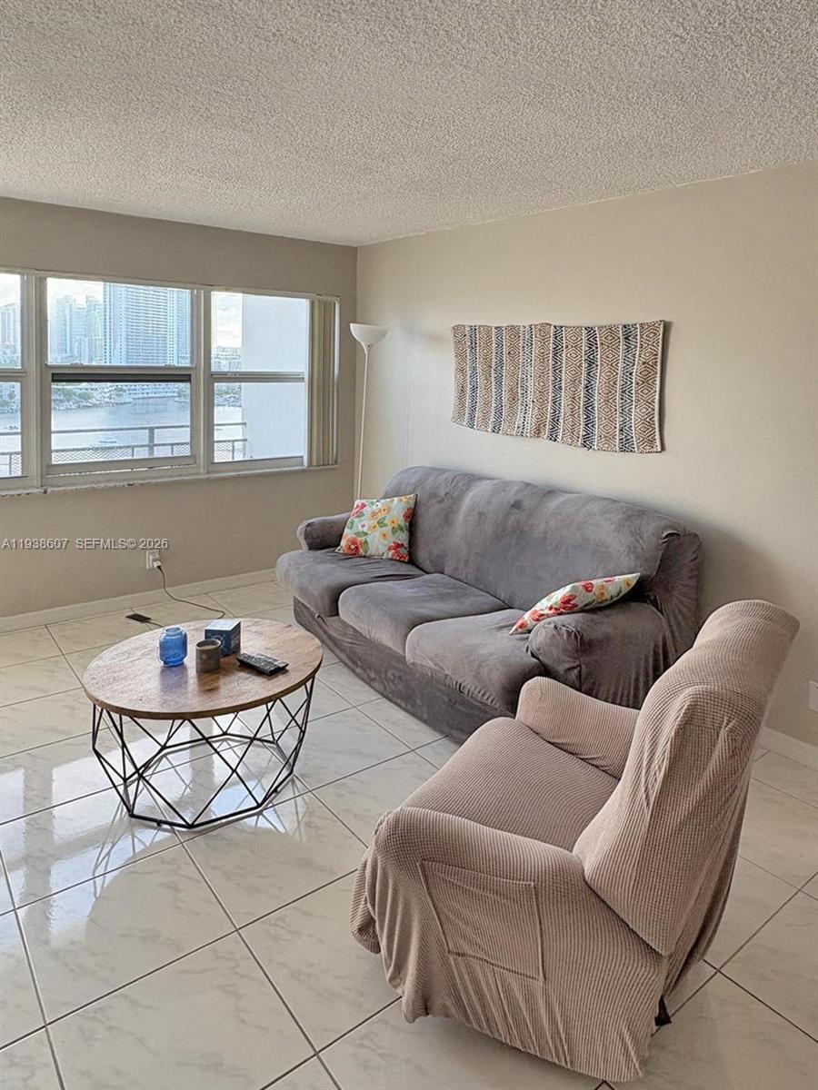 Building Photo - 401 Golden Isles Dr