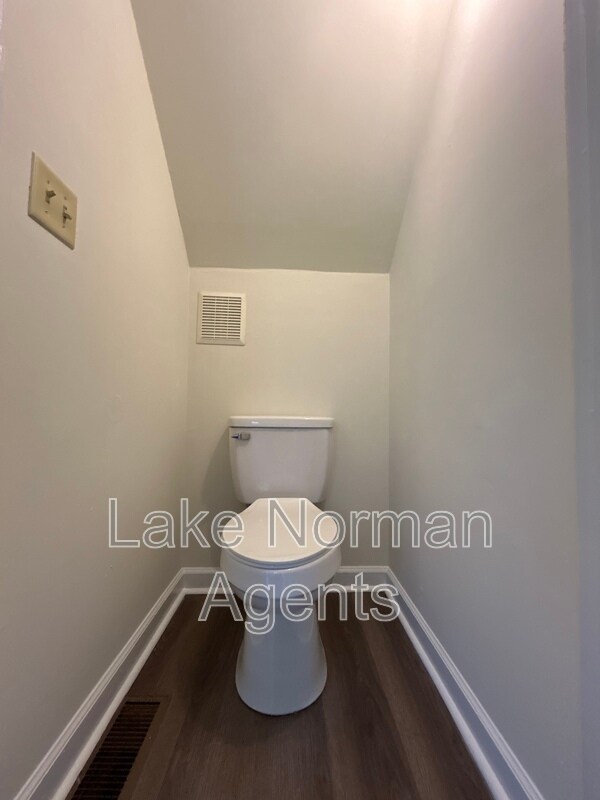 Building Photo - 4709 Grassy Creek Rd