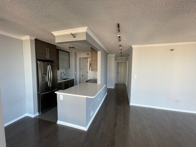 Building Photo - 111 W Maple St