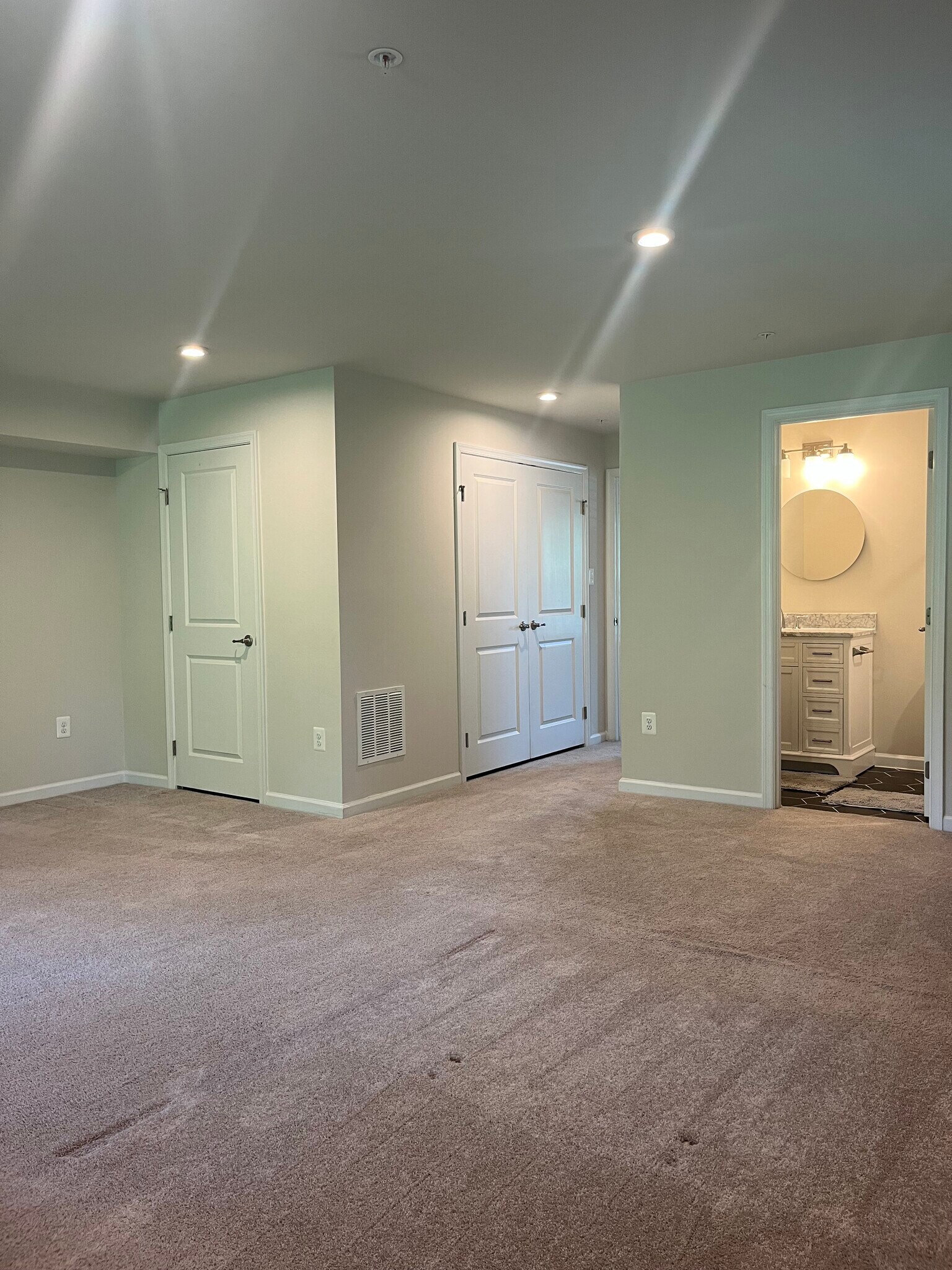 Building Photo - 10 Laurel Gate Ct