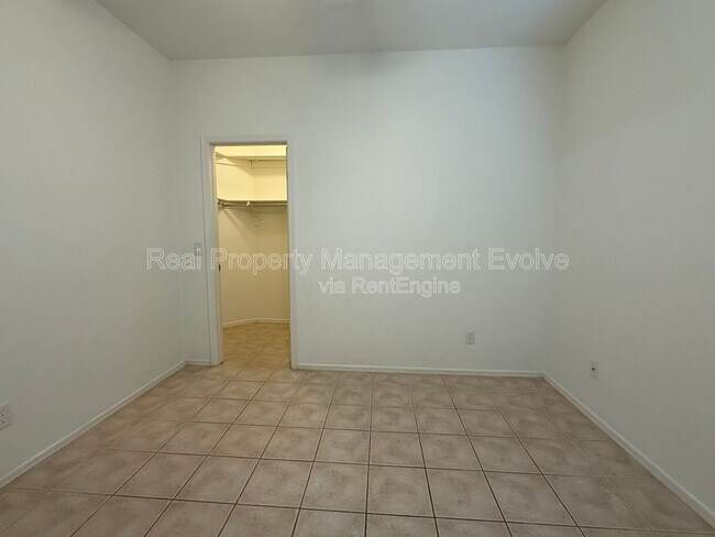 Building Photo - 3038 W Trapanotto Rd